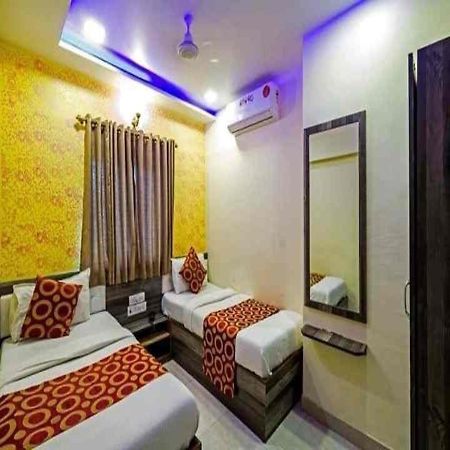 Hotel New Sarah Inn, Andheri West Bombaim Exterior foto