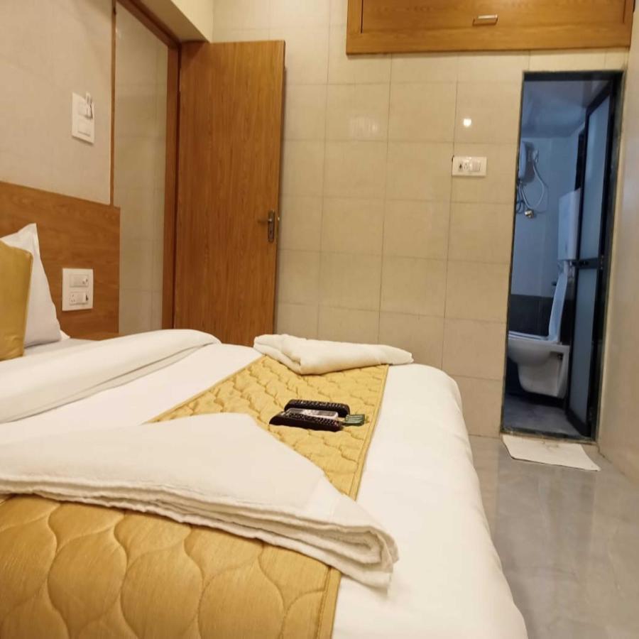 Hotel New Sarah Inn, Andheri West Bombaim Exterior foto